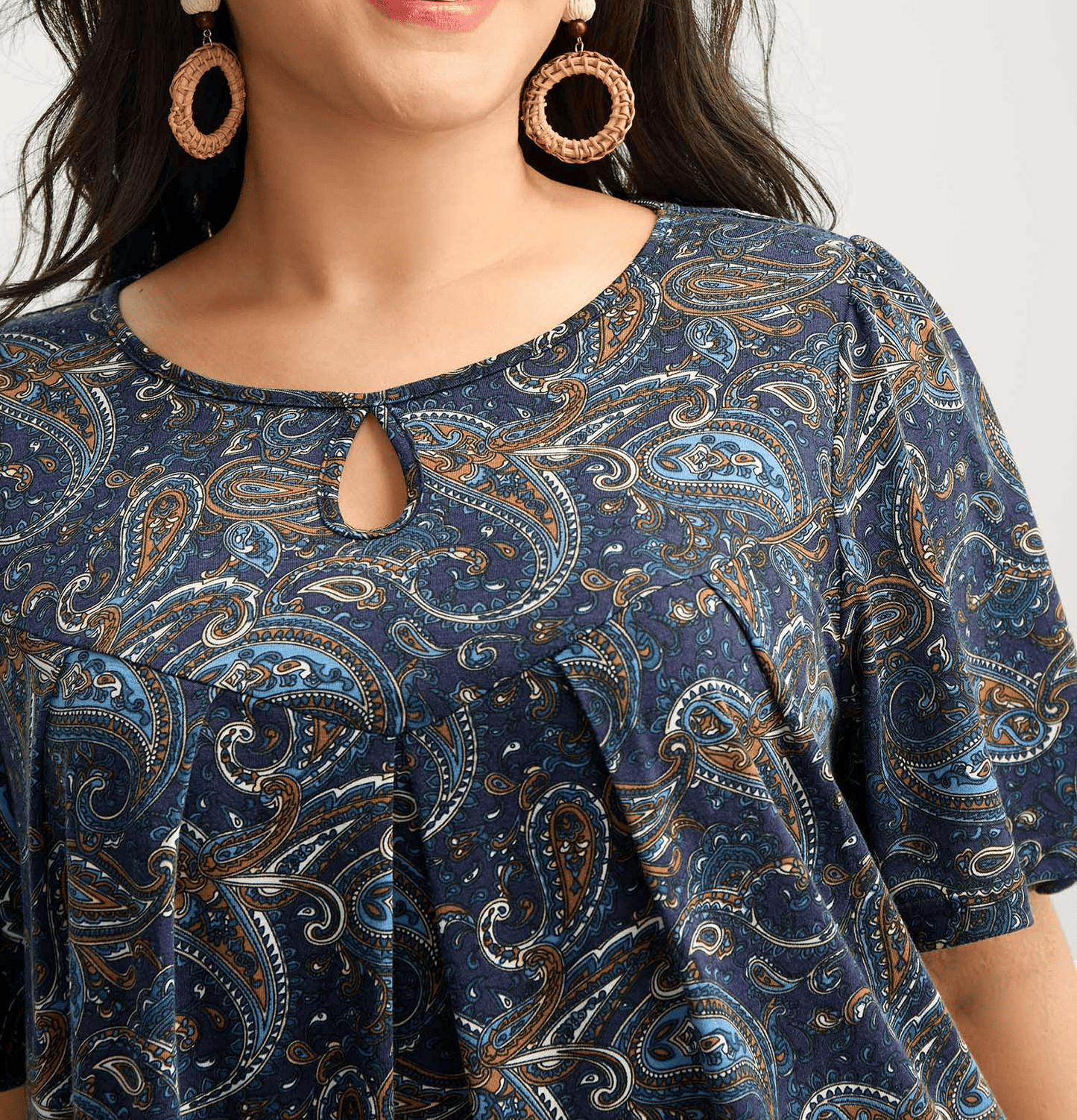 Print Neck Cut-Out Pleated Top+Drawstring Ruffled Shorts