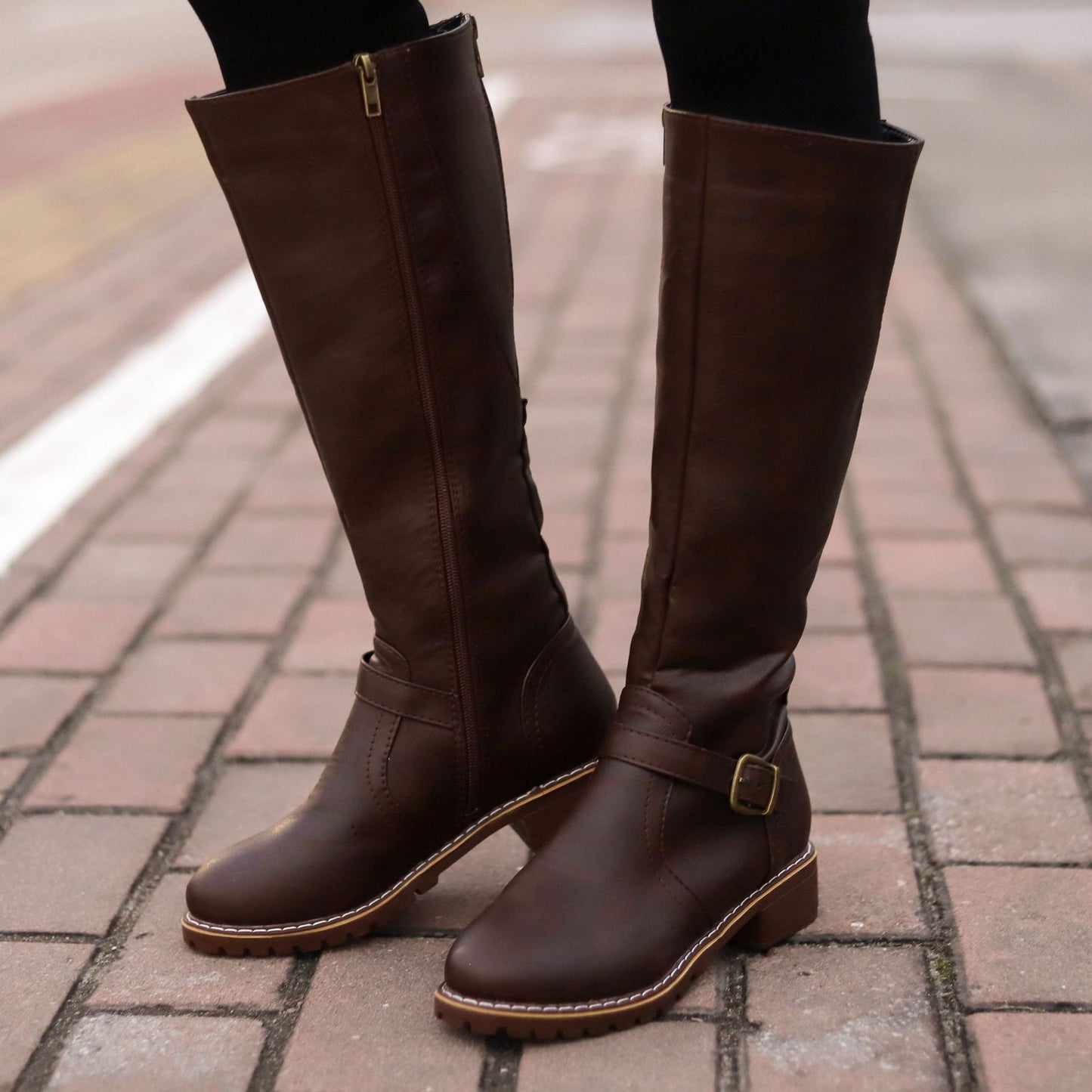 Fashion Round Toe Belt Buckle Mid Heel Boots