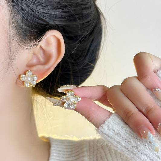 Flower Pearl Air Earrings