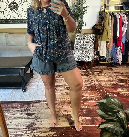 Print Neck Cut-Out Pleated Top+Drawstring Ruffled Shorts