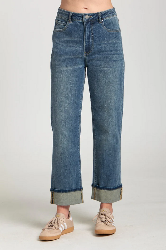 Straight-leg jeans with cuffs