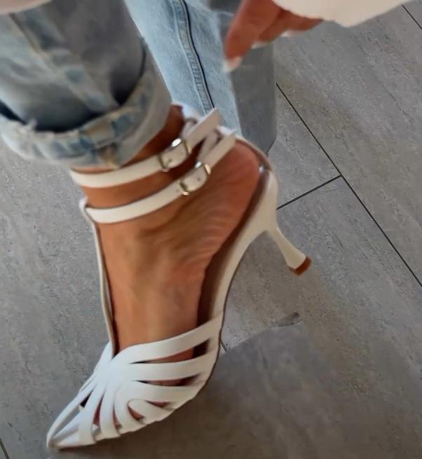 New Style Hollow Thin Strap Pointed Toe High Heel Sandals